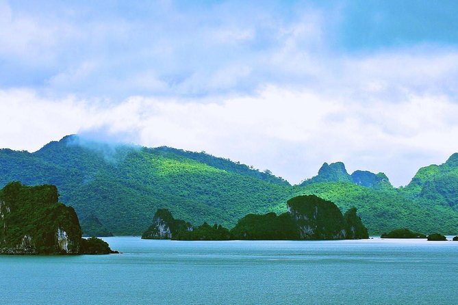 Overnight Bai Tu Long Bay and Ha Long Bay Cruise - Day 2 on Cong Do Island: Thien Canh Son Cave (Dong Co)