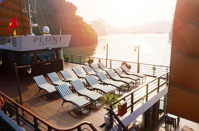 Peony Cruise : Unique 2 Days Tuan Chau - Halong bay - Lan Ha Bay - Day 2: Cat Ba Island for a short break, then Trung Trang Cave