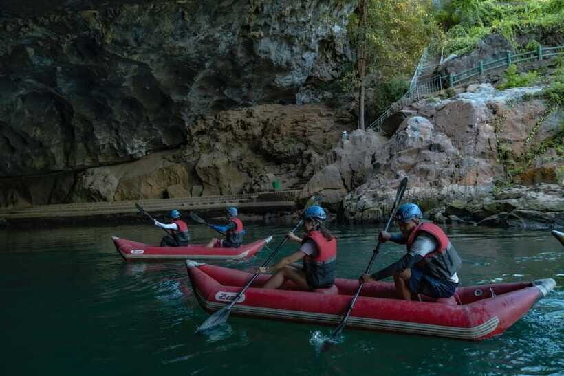 Phong Nha: Phong Nha Cave Expedition 4.5 km by Kayak - The lunch stop: simple, but it matters