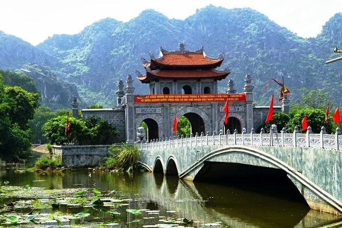 Premium Hoa lu - Trang An - Mua Cave with Buffet Lunch from Hanoi - Getting there comfortably: pickup timing and the 90 km ride