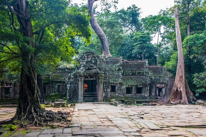 Private 15-Day Tour in Vietnam Laos and Cambodia - Tonle Sap and Khmer temples: Banteay Srei and Banteay Samre