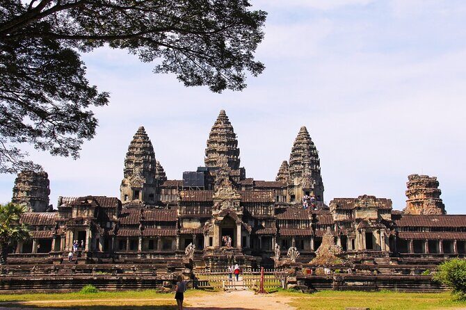 Private 15-Day Tour in Vietnam Laos and Cambodia - Central Vietnam: Da Nang to Hoi An, bamboo basket boats, then Hai Van Pass to Hue