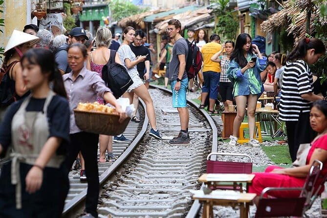 Private Early Morning Tour in Hanoi City - Breakfast time: a simple way to taste local rhythm