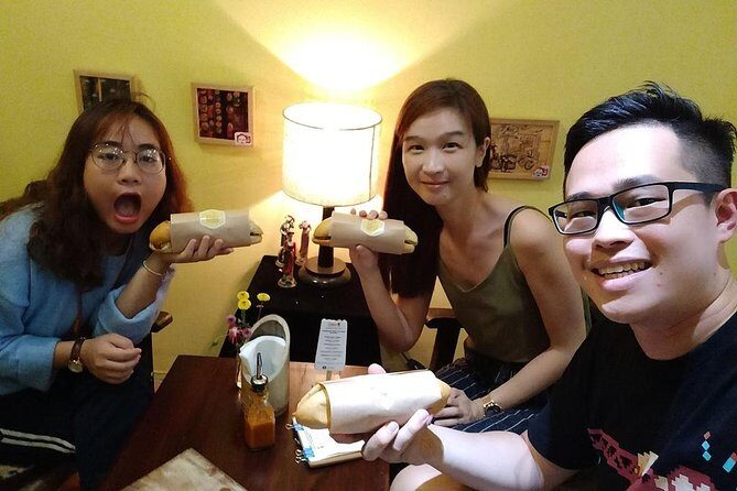 Private food tour with Real Foodie - Train Street (Đường Tàu): a short look at a real schedule