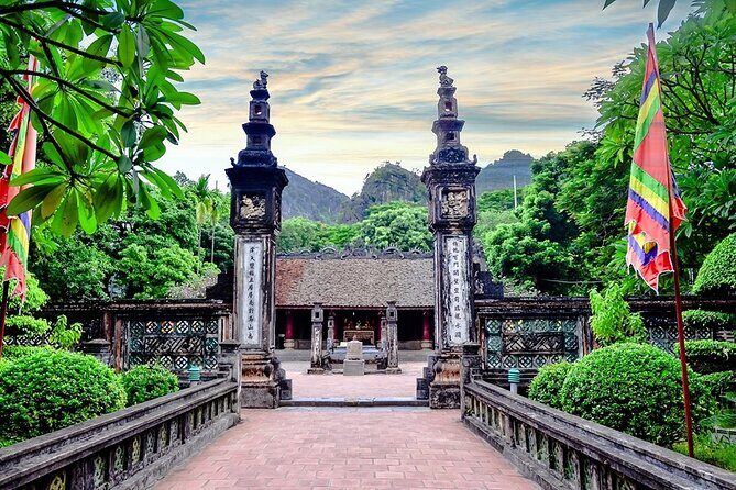 Private Full-day Tour in Quintessence of Ninh Binh - Tam Coc sampan ride: the calm part of the day