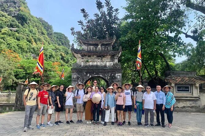 Private Guide In and Around Hanoi: Custom Tour: Departure Anytime - History stops: Hoa Lo Prison and the Ho Chi Minh sites