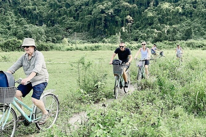 Private Guided Adventure in Ninh Binh Vietnam - Hoa Lư ancient capital: Dinh and Lê temples, 968 to 1010