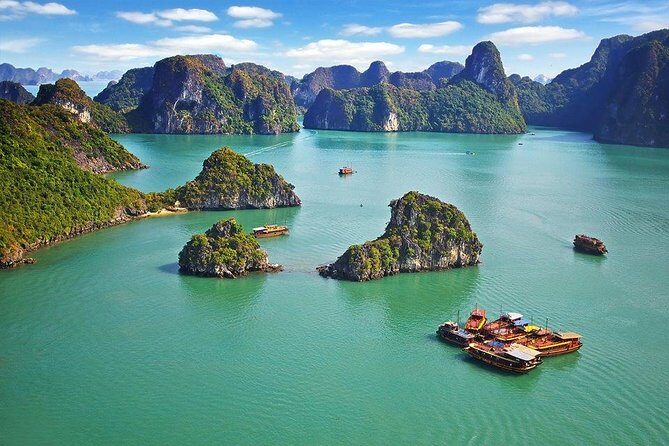 Private Halong Bay In Day - A 9-hour Halong Bay reset from Hanoi at 8:30am