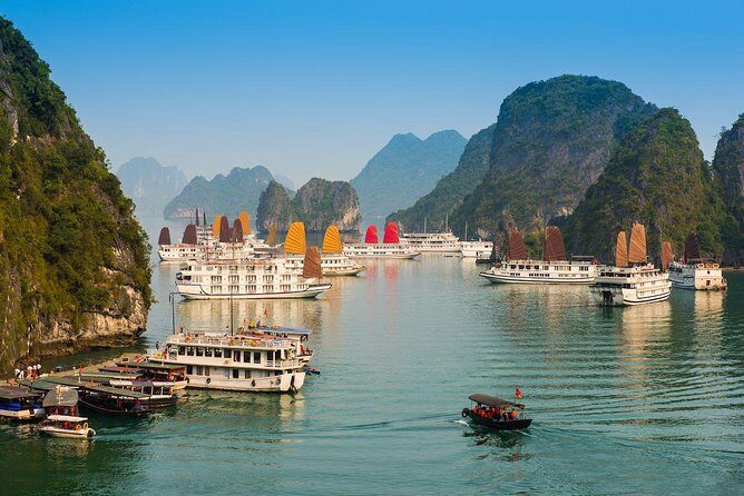 Private Halong Bay Sailing Cruise from Hanoi - Hanoi to Halong Bay: the ride that makes or breaks the day