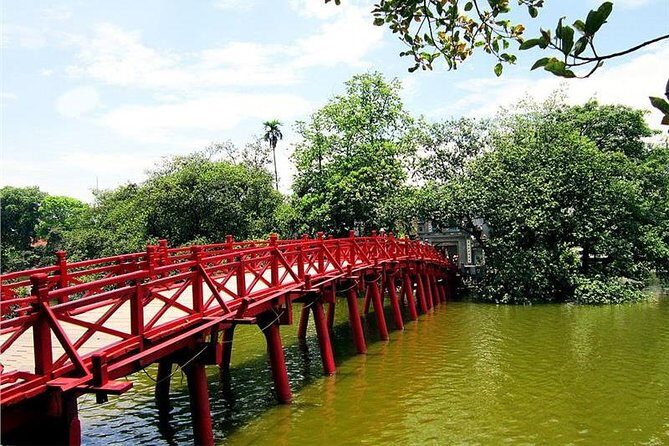 Private Hanoi City Tour - Full Day - Thăng Long water puppet show: traditional performance as a satisfying finale