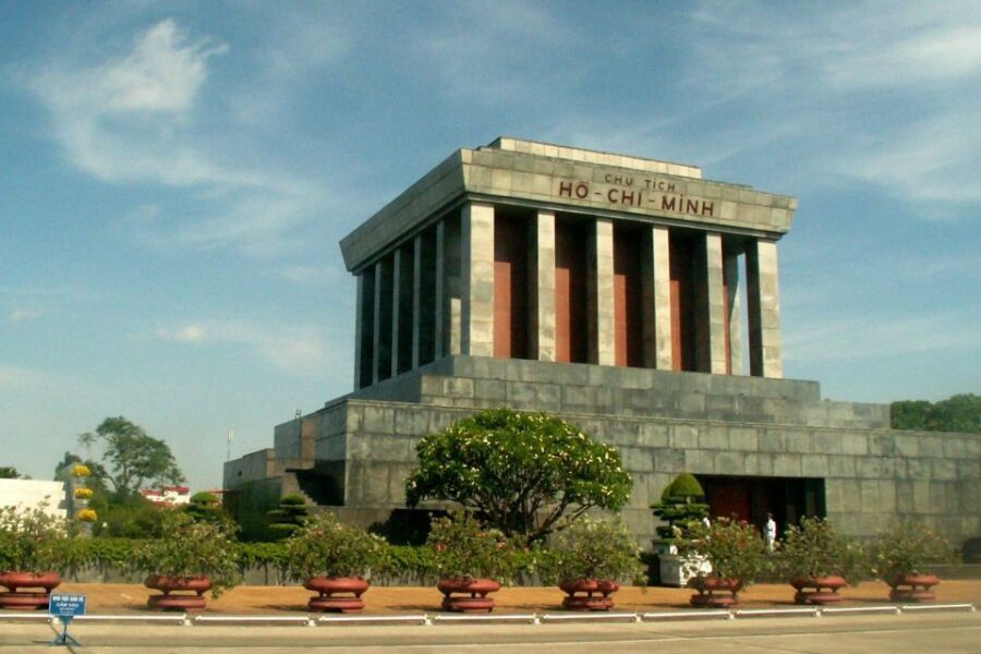 Private Hanoi City Tour: HoChiMinh Mausoleum & Water Puppet - Museum of History and Hoan Kiem Lake: The Afternoon That Feels Like Hanoi