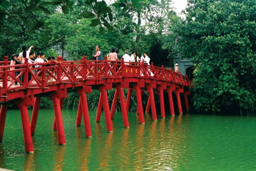 Private Hanoi City Tour: HoChiMinh Mausoleum & Water Puppet - Entering the Ho Chi Minh Complex Like You Actually Get It