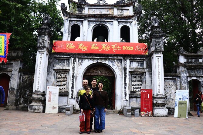 PRIVATE Hanoi City Tour One Day - Stilt House and One Pillar Pagoda: Small Stops with Big Symbolism