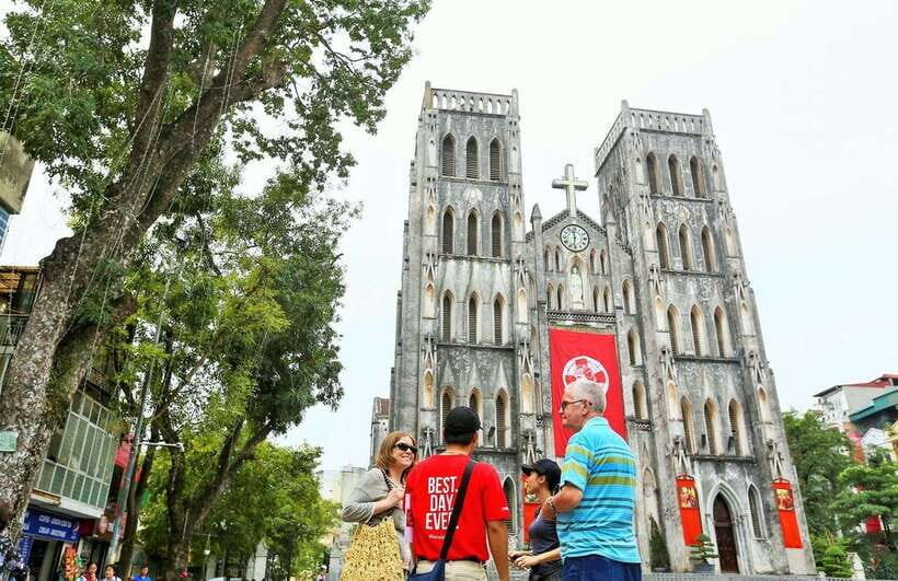 Private Hanoi: Crowd-free Morning Highlights - A crowd-light Hanoi route that still hits the essentials