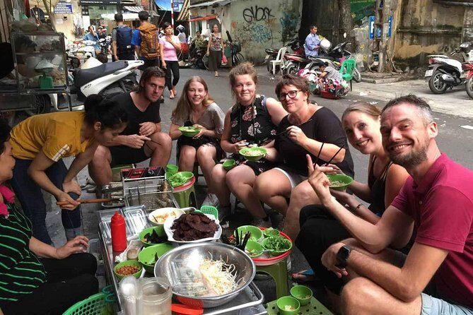 Private Hanoi Food Walking Tour of the French Quarter - Hoan Kiem Lake: Your Quick Reset Before the French Quarter