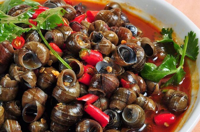 Private Hanoi Street Food Tour with MICHELIN Highlights - Walking the Old Quarter for Seafood Tastings (and What That Actually Means)