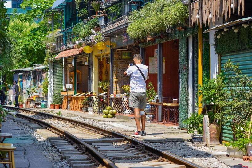 Private Hanoi Walking Tour with visit Train Street - A smart 3-hour plan for Hanoi’s Old Quarter energy