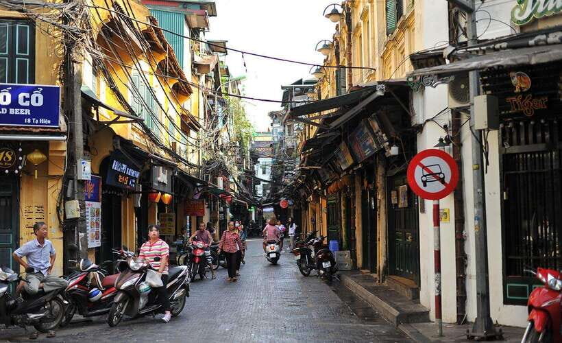 Private Hanoi Walking Tour with visit Train Street - Price check: is $28 worth it for what you get?