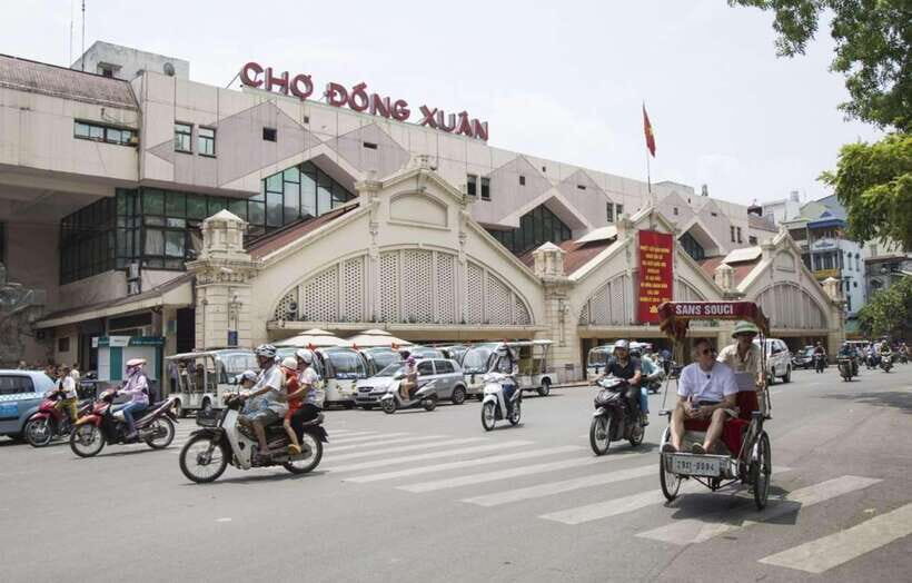 Private Hanoi Walking Tour with visit Train Street - Meeting up in the Old Quarter without wasting time