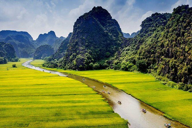 Private Tour Ninh Binh 1 Day - Getting to Hoa Lu: the Dinh and Le temples at an ancient capital