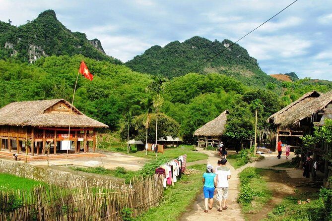 Private Transfer Hanoi <=> Mai Chau One Way (Free hotel pickup) - The 3.5-Hour Drive in an AC Car: What Comfort You Can Actually Expect