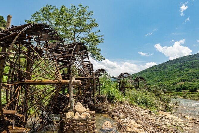 Pu Luong Private Day Tour from Hanoi – Biking & Rafting - Chieu Lau Dam bamboo rafting: paddling upstream with locals