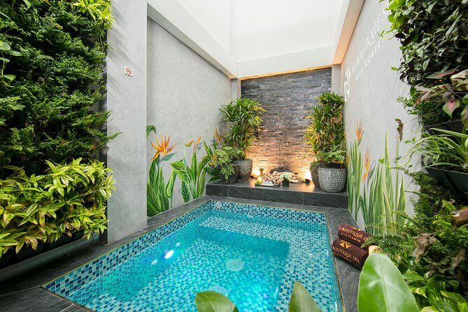 Relaxing Package In 150 Minutes At Mf Boutique Spa - Facial refresh: Korean cosmetics and a mask for the slow finish