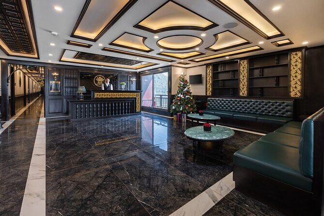 RITA CRUISE - LUXURY 5 STAR CRUISE in HALONG BAY from HANOI - The big idea: luxury comfort plus a calmer Lan Ha plan