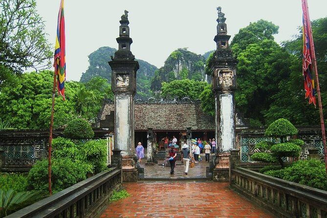 Round-Trip Hanoi to Ninh Binh Private Vehicle Charter - English-speaking driver: how to set expectations before you roll