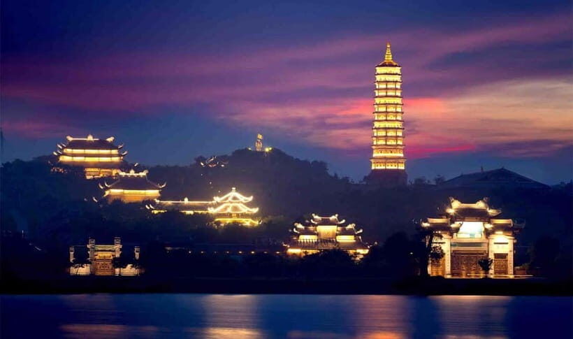 Sacred Nights at Bai Dinh Pagoda: A Spiritual Escape - Tam Quan Gate to the Arhat Corridor: The Night Intro
