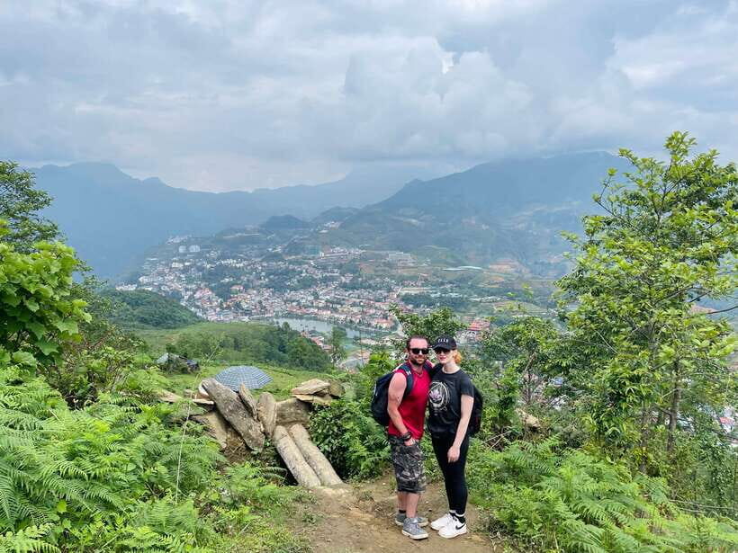 Sapa: 1-Day Trek to Mountain, Local Villages & Rice Terraces - Hang Da village (Black H’mong): lunch plus a real sense of daily life