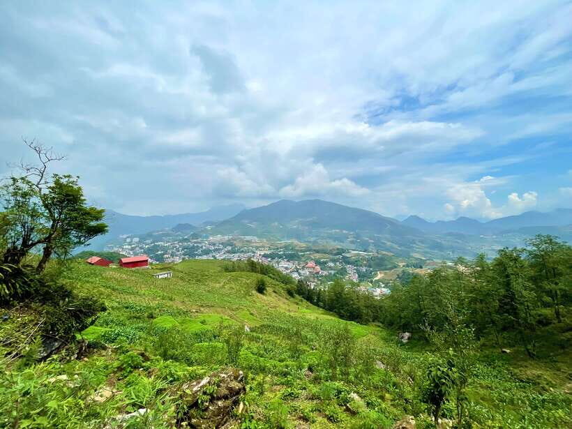 Sapa: 1-Day Trek to Mountain, Local Villages & Rice Terraces - Pace, difficulty, and weather: how to pack so the day feels good