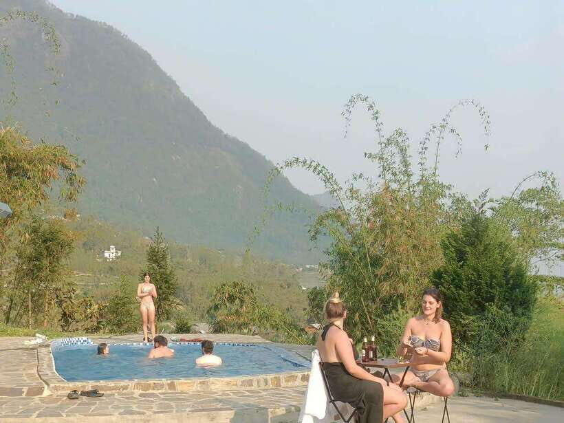Sapa: 2-Day Local Guided Valley Trek with Night Homestay - Sa Seng Mountain and the Muong Hoa Valley Terraces Moment