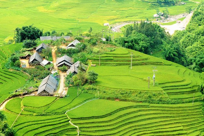 Sapa 2 Days 1 Night Tour From Hanoi By Bus (Hotel Overnight) - Hanoi departure at 6:00 and what happens on the ride up