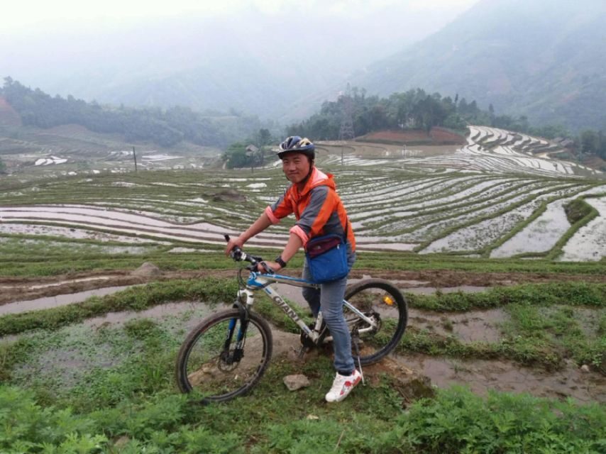 Sapa Bike Tour to Muong Hoa Valley and Local Life Experience - Ethnic House Tavern lunch in Ta Van: eat, watch, learn to cook