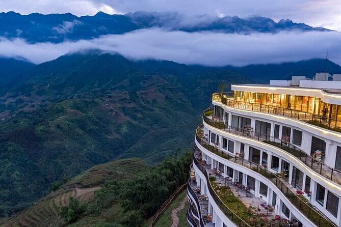 Sapa Dragon Cloud Glass Bridge and Silver Waterfall Half-Day Tour - Silver Waterfall (Thác Bạc): the cool-down moment and the photo breaks