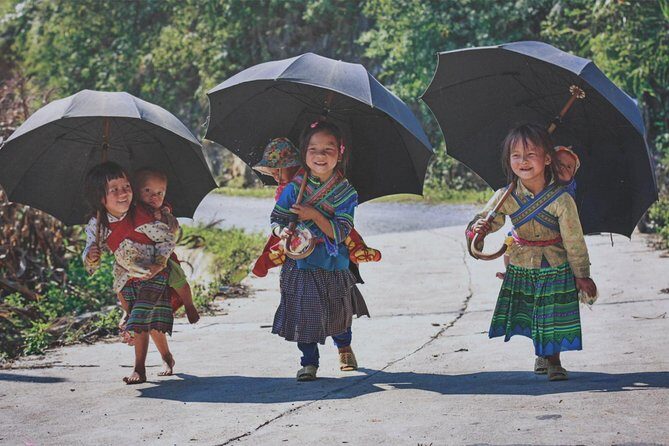 Sapa Easy Trekking Villages 2 days, 1 night: Meals, Local guide, 3 star hotels - Ta Van and Y Linh Ho Trek: Hmong Country and Terraced Photo Stops