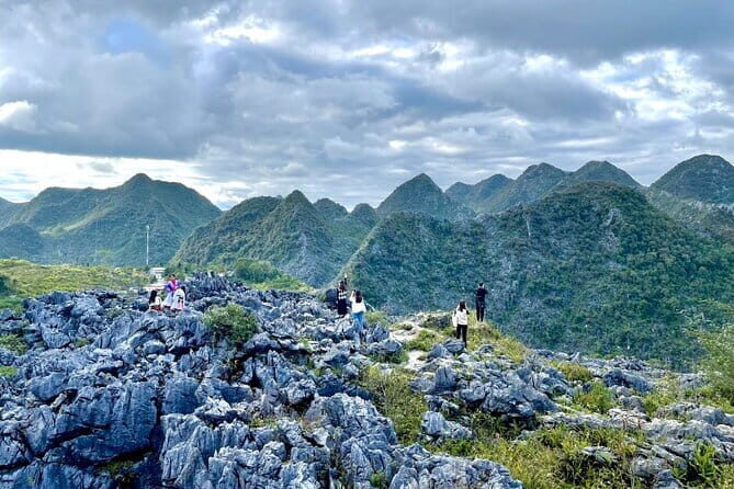 Sapa - Ha Giang Loop Tour 5 days 4 nights - Day 3: Dinh Vua Meo, Quan Ba Heaven Gate, then onward to Sapa