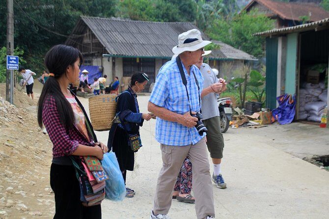 Sapa hard trekking villages homestay 3days/ 2nights tour - amazing culture - Ta Van, Y Linh Ho, and Lao Chai: Hmong terraces and Giay hospitality