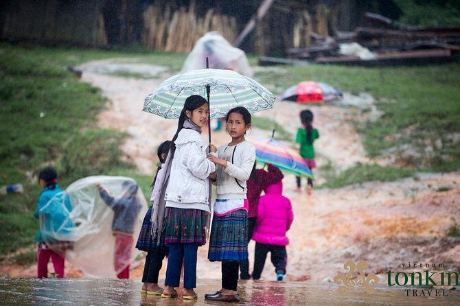 Sapa hard trekking villages homestay 3days/ 2nights tour - amazing culture - Day 2 through bamboo forest and the silk waterfall to Giang Ta Chai