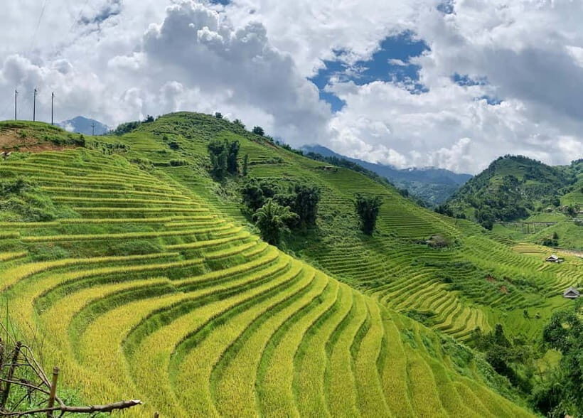 Sapa: Motorbike Tour to Hidden Villages & Terraced Fields - Hmong lunch by a stream: a calm break that doesn’t kill the momentum