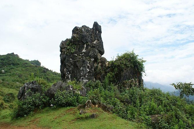Sapa Mountain View and Villages Trek - Giang Ta Chai Village: Hmong life by the Muong Hoa river
