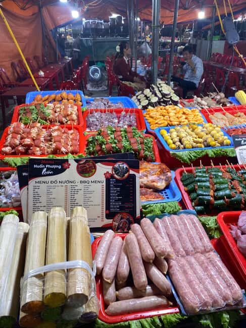 Sapa Night Market Experience – BBQ, Hotpot & Black Chicken - Timing, pacing, and how to get the most from the walk