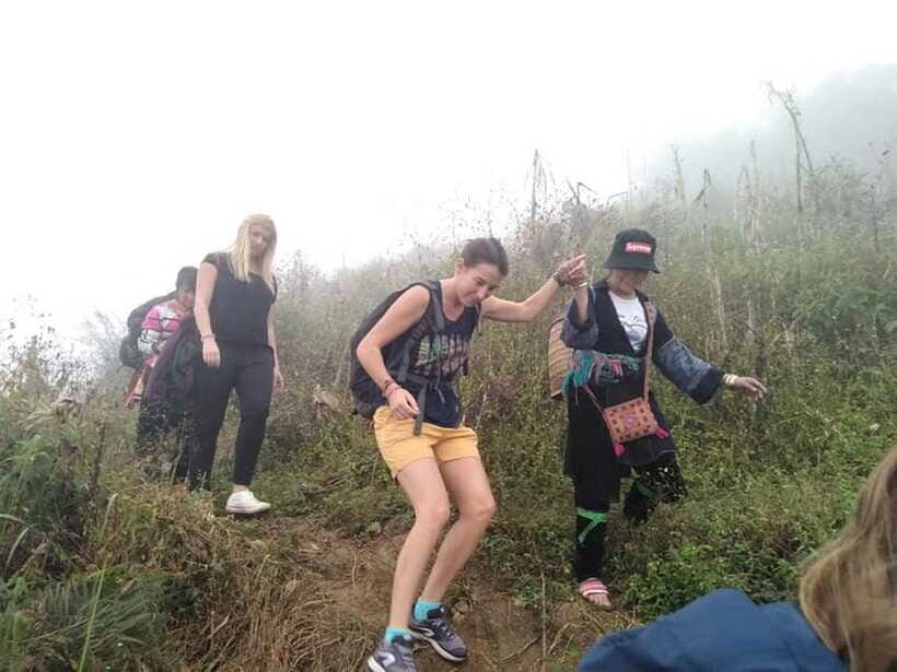 Sapa: Private trek to Muong Hoa Valley - Ta Van with the Dzay: houses, weaving, and coloring