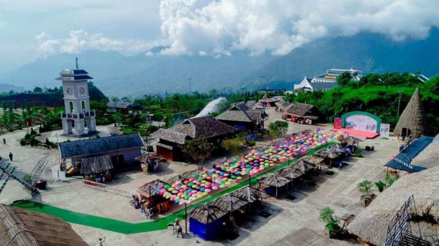 Sapa: Sunworld Fansipan Legend Ticket - Temple time on Fansipan: Thanh Van and two Zen monasteries