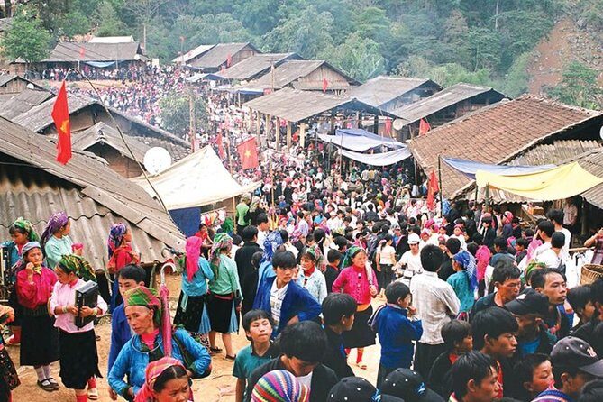 Sapa Trek Tours -2D1N Stay At 3*** -TRANSFER BY SLEEPING BUS - Group Size and Pace: Max 8 Travelers