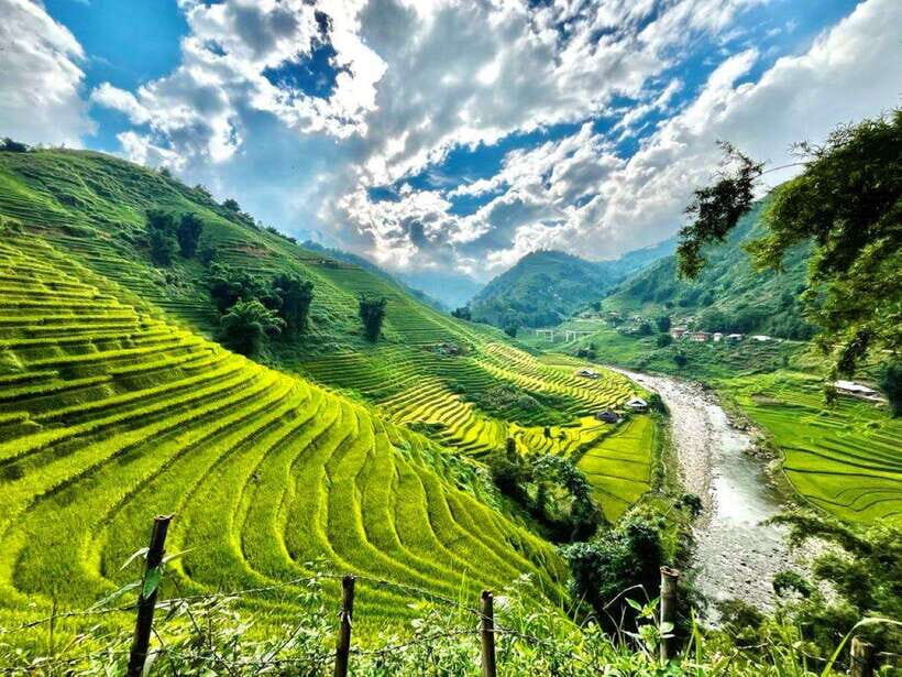 Sapa Trekking Bargains With Local Guide - The shower and luggage perk: practical comfort in the mountains