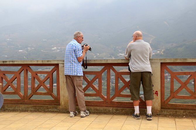 Sapa Villages trekking and homestay 2 Days/ 1 night package tour: best selling - Guides, pacing, and why the small group size matters