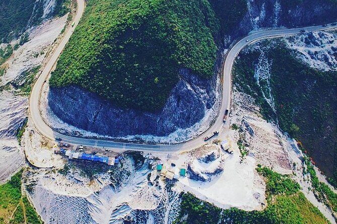 Shared Mai Chau Valley Bus and Hiking Experience - Thung Khe Pass and the Muong market stop