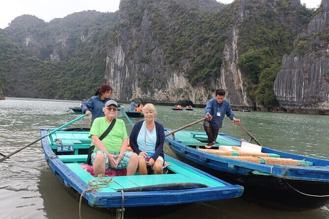 Shore Excursion: Wonderful Heritage Day Cruise at Halong Bay - Crowds, Boats, and Plastic Concerns on a Busy Waterway